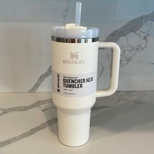 Stanley - CREAM - 40 oz. Quencher H2.0 Flowstate Tumbler  - NWT!